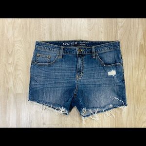 AVA & VIV 14W CUTOFF JEAN SHORTS